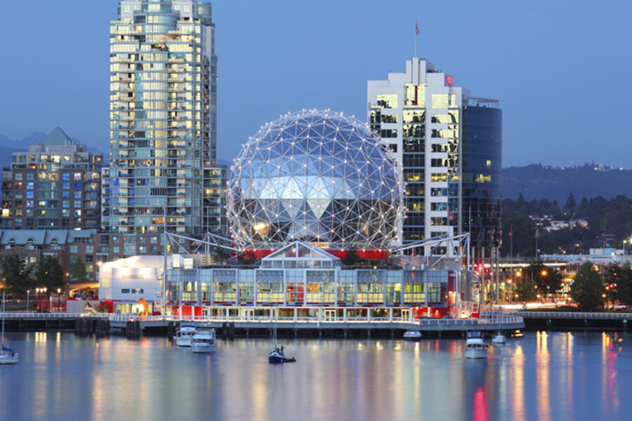 A landscape photo of the city of Vancouver, Canada.